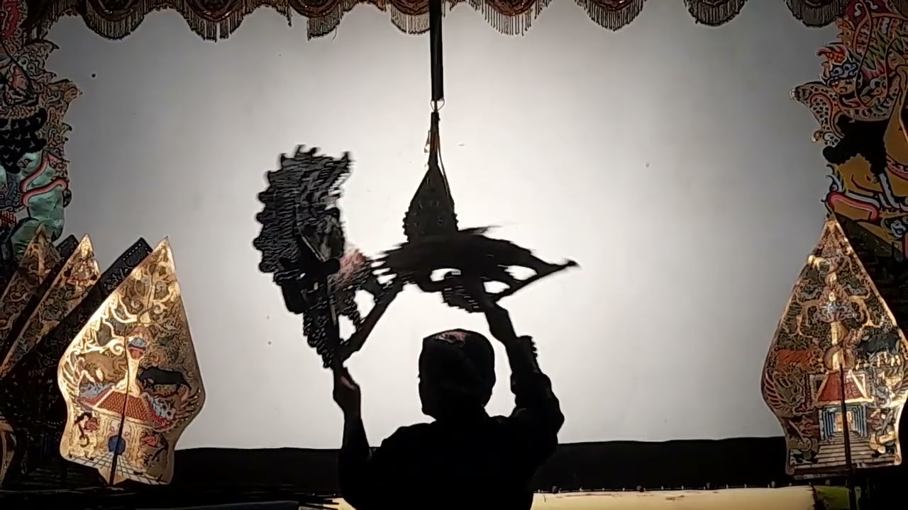 Seni: Pagelaran wayang kulit Ki Teguh Sutrisno,... Lakon Berdirinya Negara Wirata & Manduro (part 4)