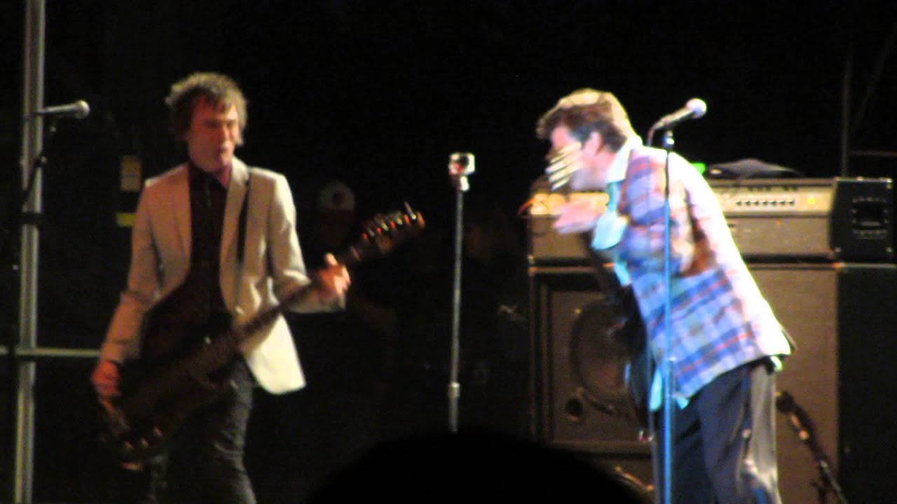 Replacements - I'm in Trouble / Favorite Thing, live @ Riot Fest in ...