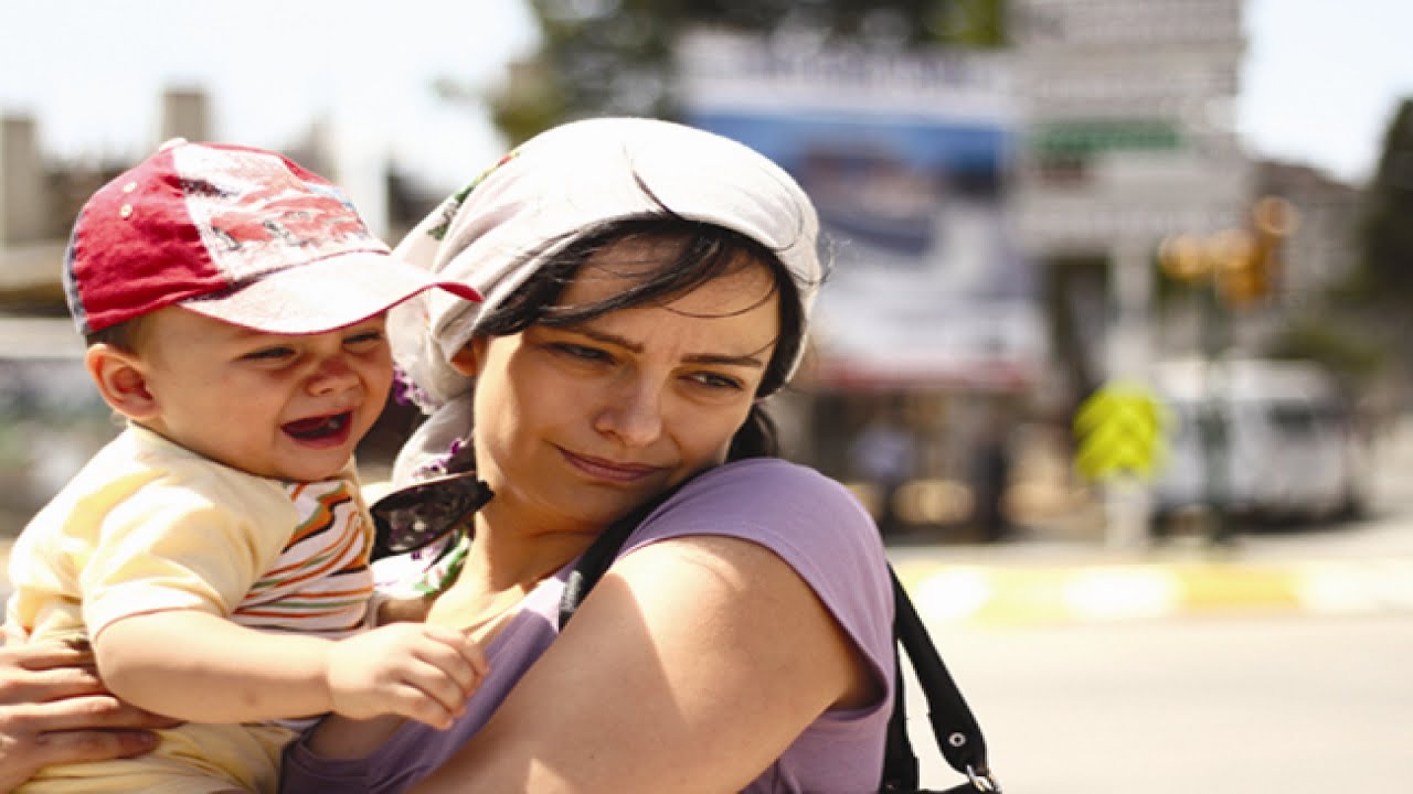 اتجوزت راجل عقيم لكنه نفسه فى عيل  فأخدو أصعب قرار  وعاقبهم القدر  !   ملخص الفيلم التركى