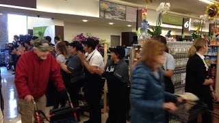 Familiar Faces Lined the Aisles as Gelson’s Opened in Santa Monica