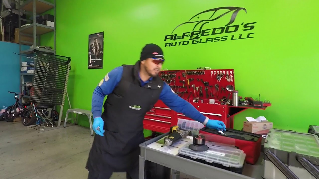 Toyota Prius 2010-2015 windshield replacement using the Raptor by