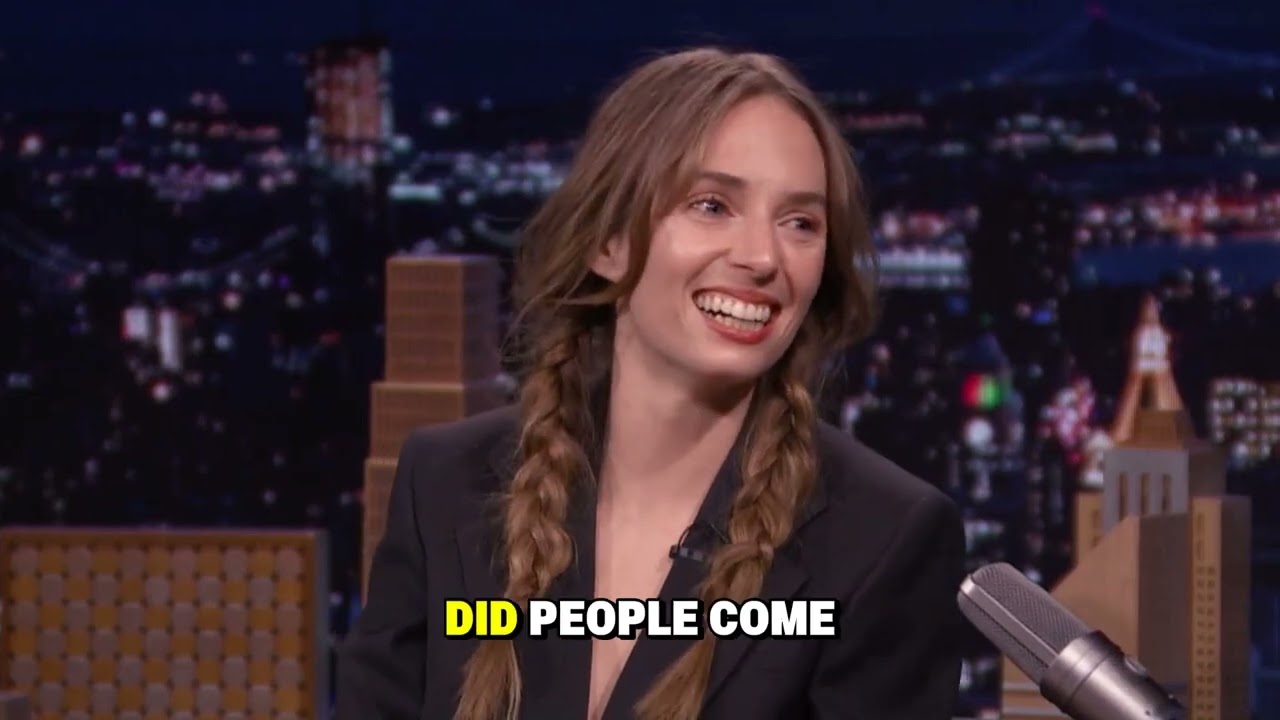 Stranger Things: Maya Hawke Reacts to Robin Rumor & Shares Cast Titles