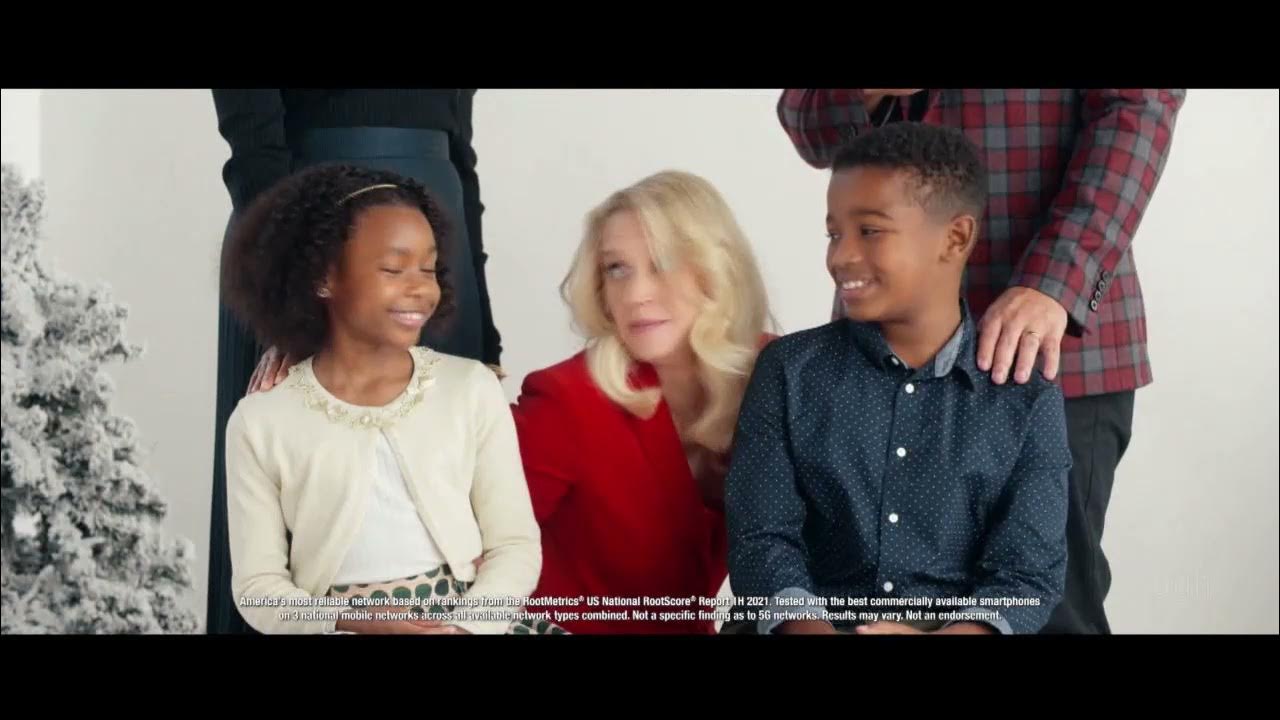 Verizon Christmas 2021 ad (Kate McKinnon) YouTube