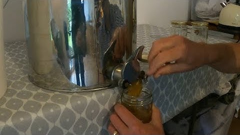Extracting Honey The Easy Way Part 2
