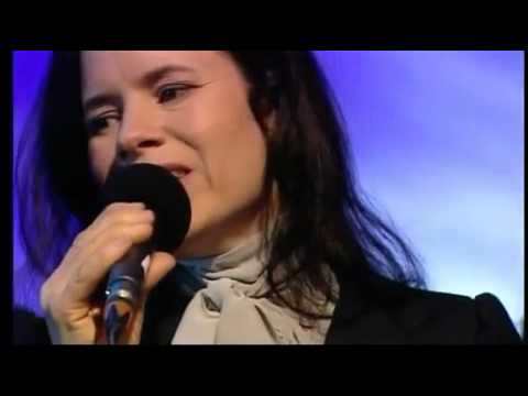 Natalie Merchant: "Motherland"