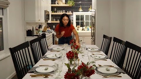 FRIENDSGIVING VLOG | an only slightly stressful way to host a dinner party