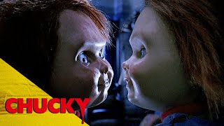 Chucky ENTIERRA a su doble 'Tommy' | Child's Play 2 | Chucky: el muñeco diabólico