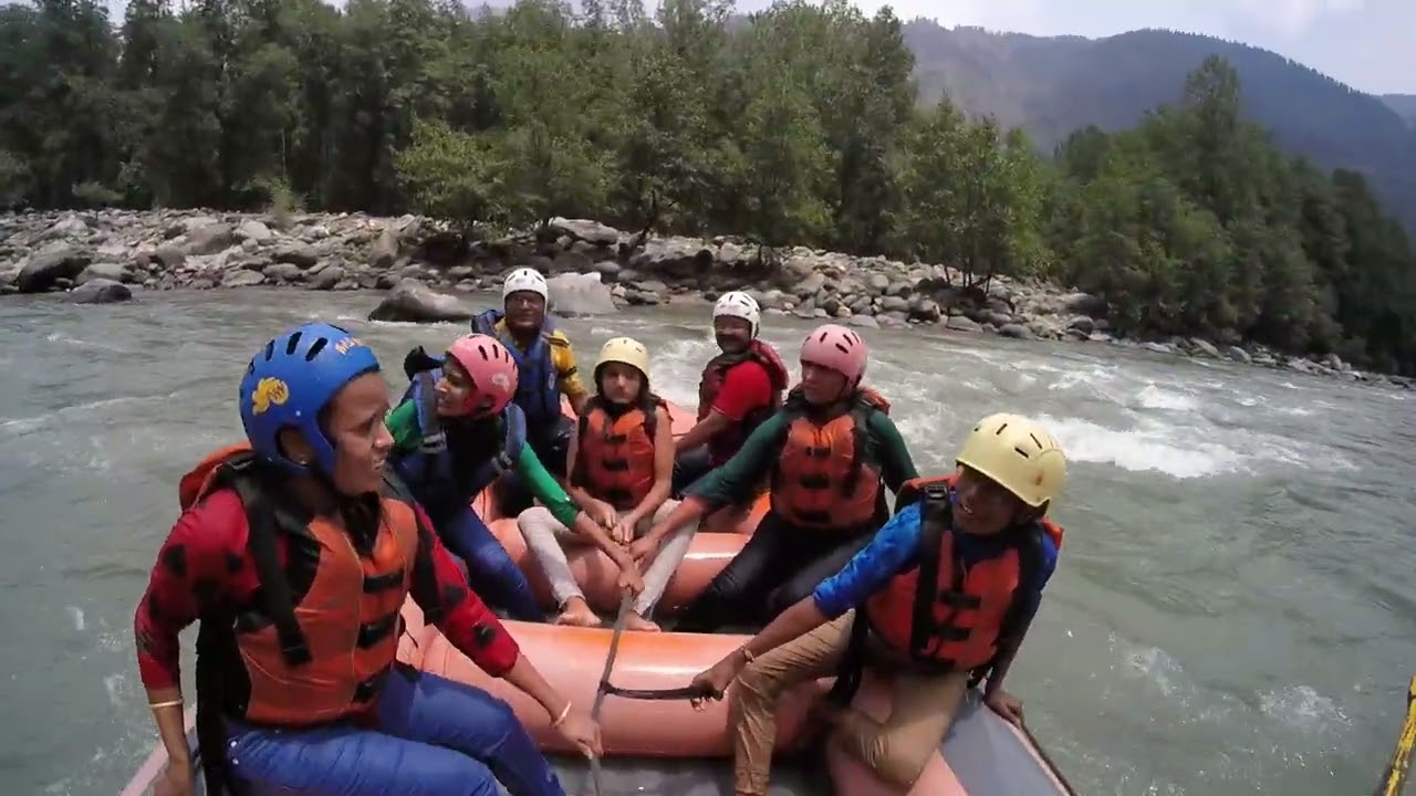Thrilling Experience. River Rafting @ Manali.