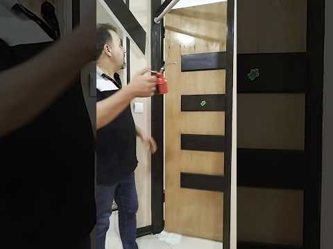 روغنکاری درب چطور صدای جیر جیر دربها را درست کنیم