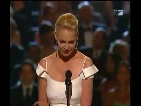 Vídeo: EXCLUSIVO: Entrevista com a atriz Katherine Heigl, Prêmio Esperança 2015 da Receiver Of Petco Foundation