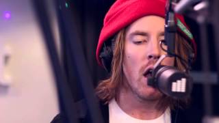 Video thumbnail of "Erk - Håll käft (Live @ East FM)"