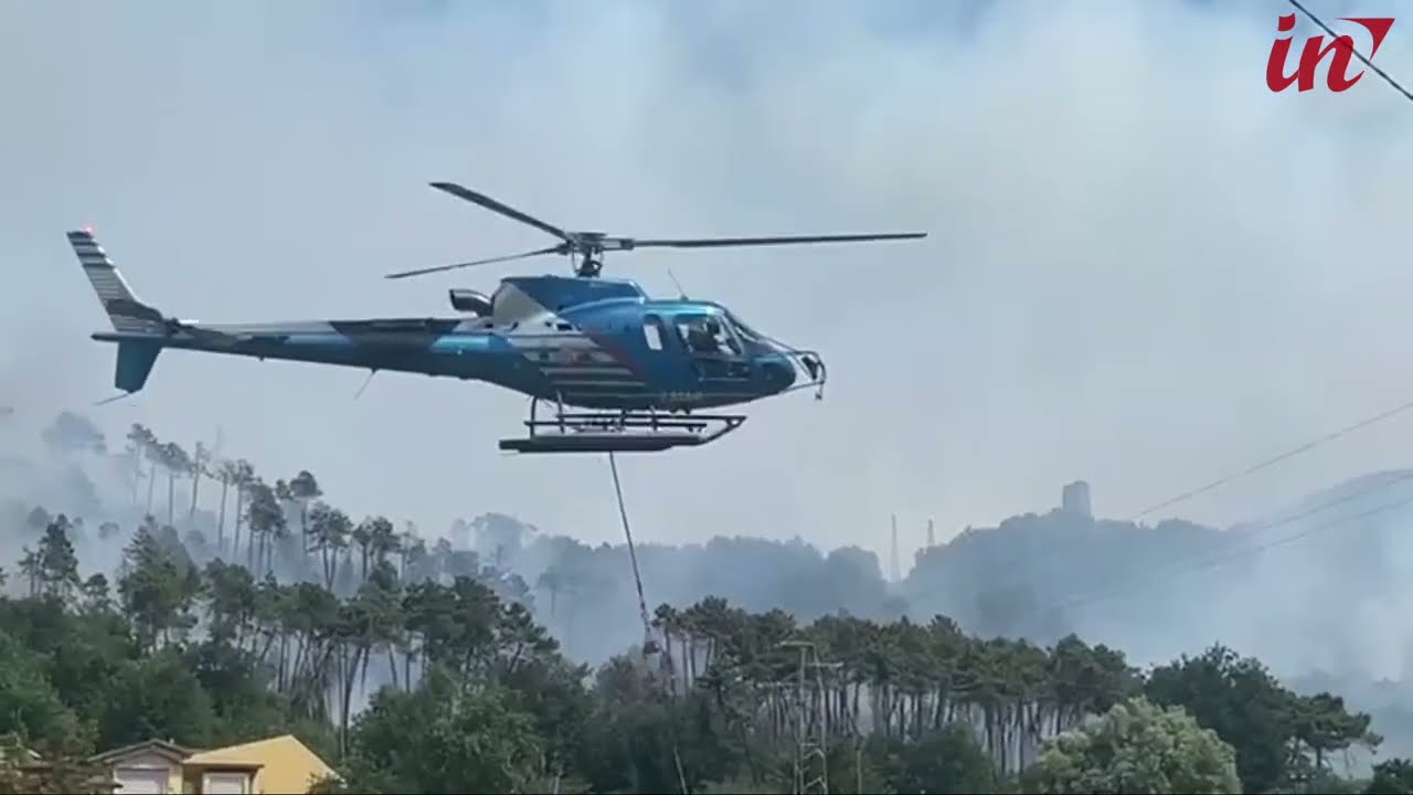 Il vento spinge le fiamme verso Castiglioncello, scattate evacuazioni