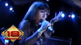 Yuni - Sebening Embun  (Live Konser Jember 22 Agustus 2006)