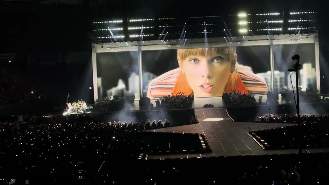 Taylor Swift The Eras Tour ハーフジップ Taylor Swift The Eras International Tour Grey Quarter Zip | Taylor