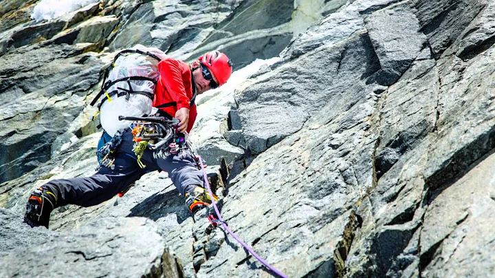 Mt Waddington's South Face - Smiley's Project Comm...