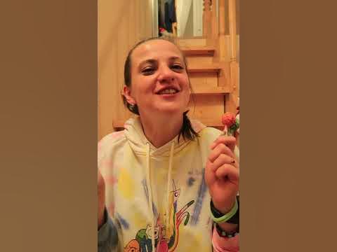 солнце гача клуб. солнце смеялось птички пели. весенний рисунок на конкурс. ноты из мультфильма маша и медведь для фортепиано. птицы в небе минимализм.