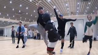 super junior dance practice room = SUPER CHAOTIC