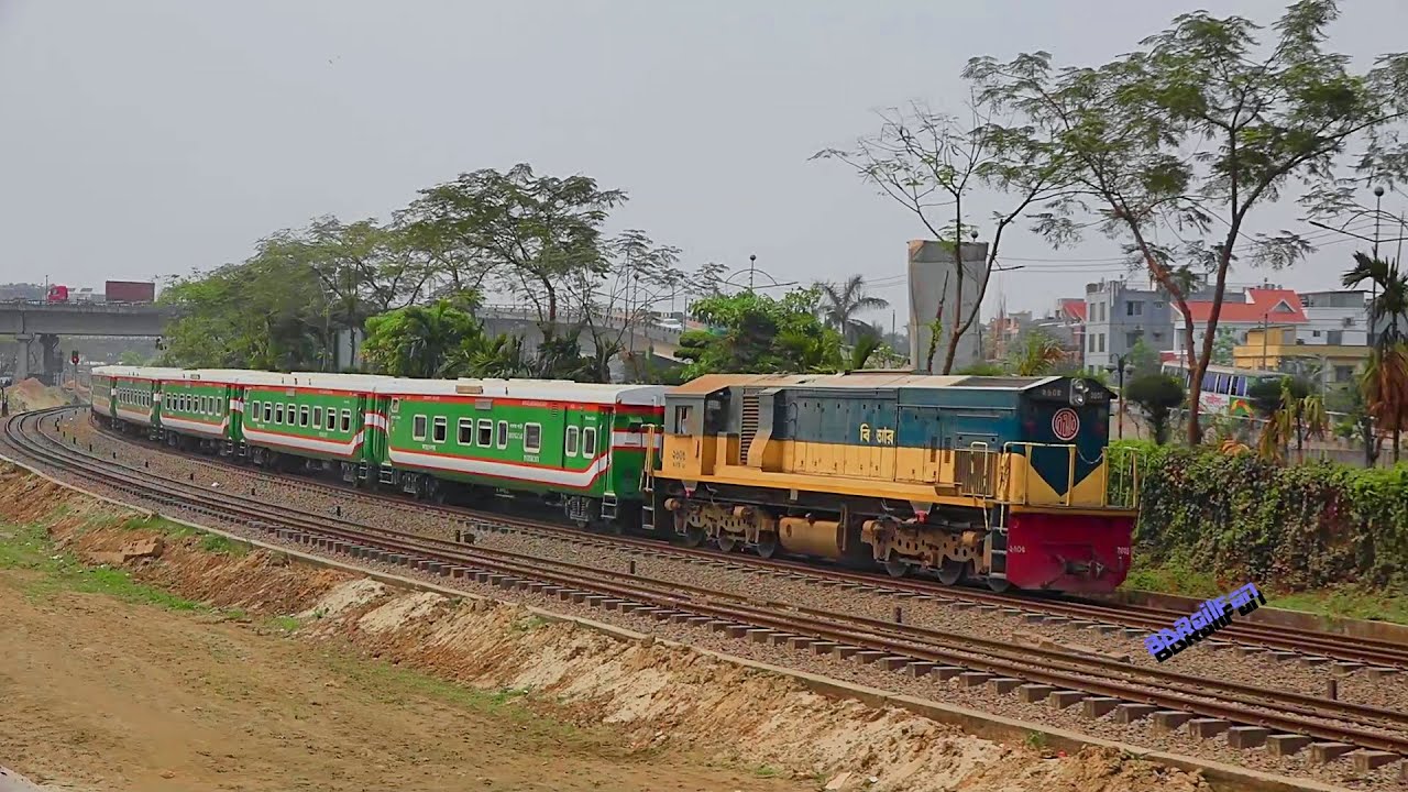 High speedy Jamalpur Express Train || Dhaka to Jamalpur Metre gauge Intercity Train
