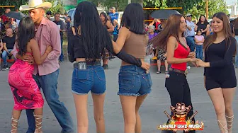 Las Chicas de Chihuahua esperando bailador no se quedan sacan a la amiga!