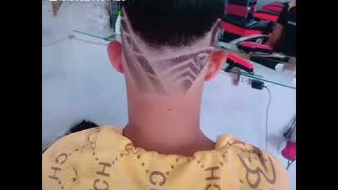 Baber tóc nam với chiếc tông đơ b60 .