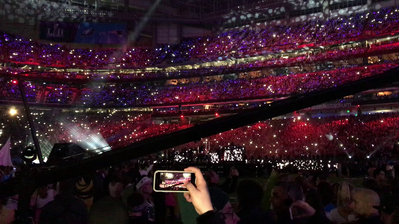2018-02-04 19:19 Superbowl LII Pepsi Halftime Show