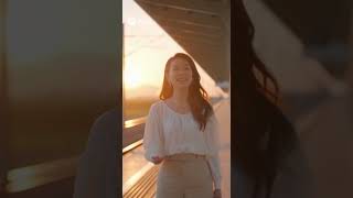 火車的個人音樂MV,台灣腔中文流行音樂,女歌手 train power 風格,歌詞是 火車疾行迎晨曦 天空映出美麗光景 車廂裡歡笑響起 向未來一路前進