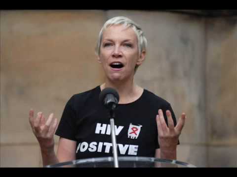 Annie Lennox unveils memorial to Mandela Charity