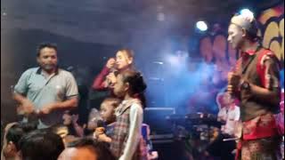 Wareng musik ngamen 5 acara hiburan warga Padmo bersama Felicia loudri& CV wahaha Surya gemilang