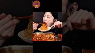 Mukbang BIG BITES “Spicy ramen noodles with beef & Spicy kimchi” ©️Eat with Boki