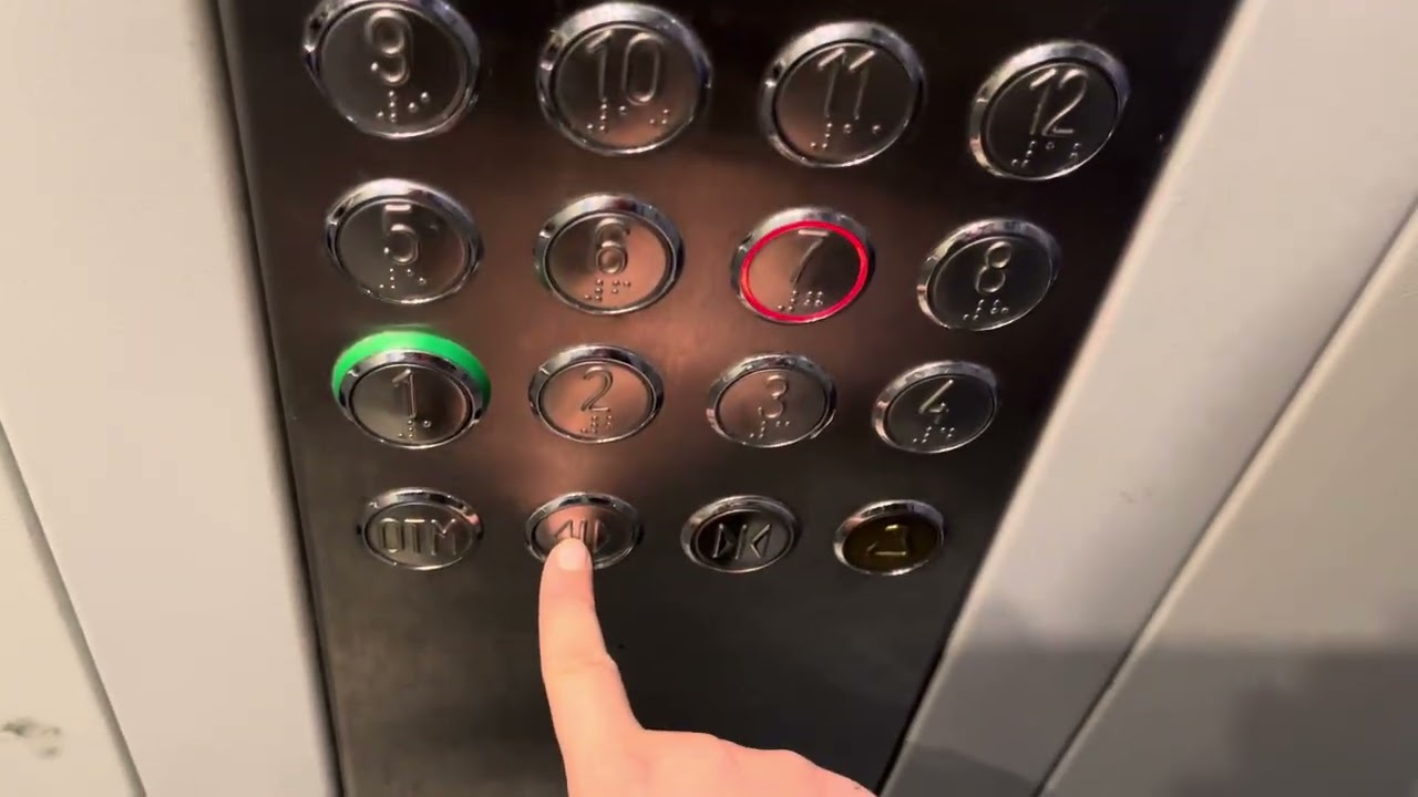 {город Королёв проспект космонавтов дом8 подъезд2}