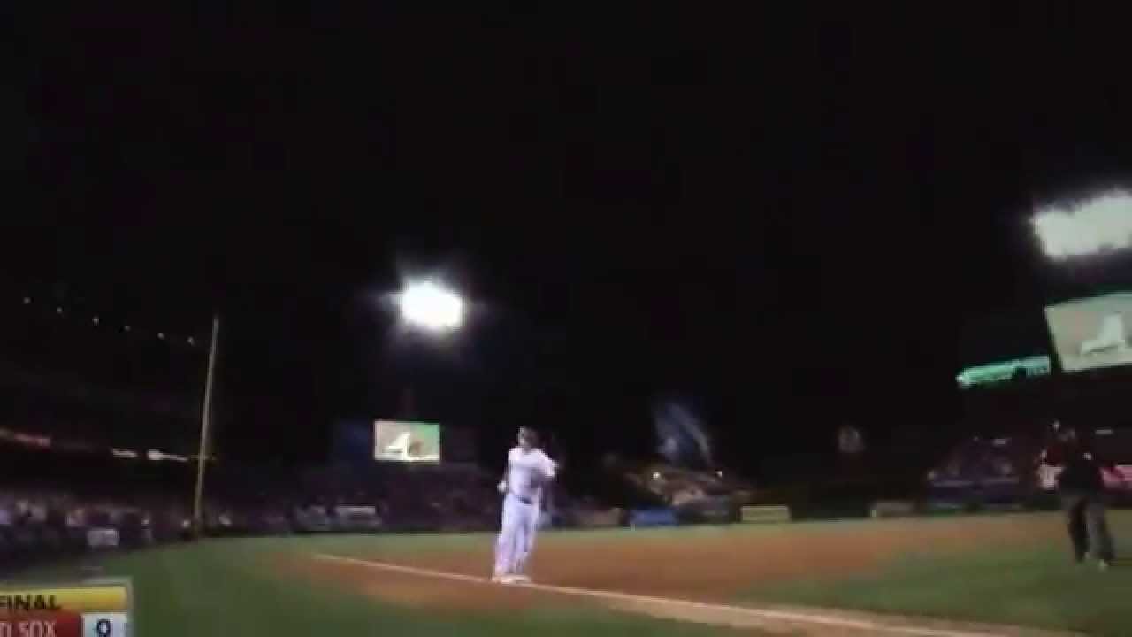 Mike Trout hits walk-off home run