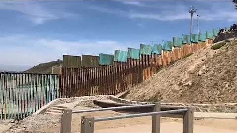 Perché il muro del Messico e chiamato muro della vergogna?