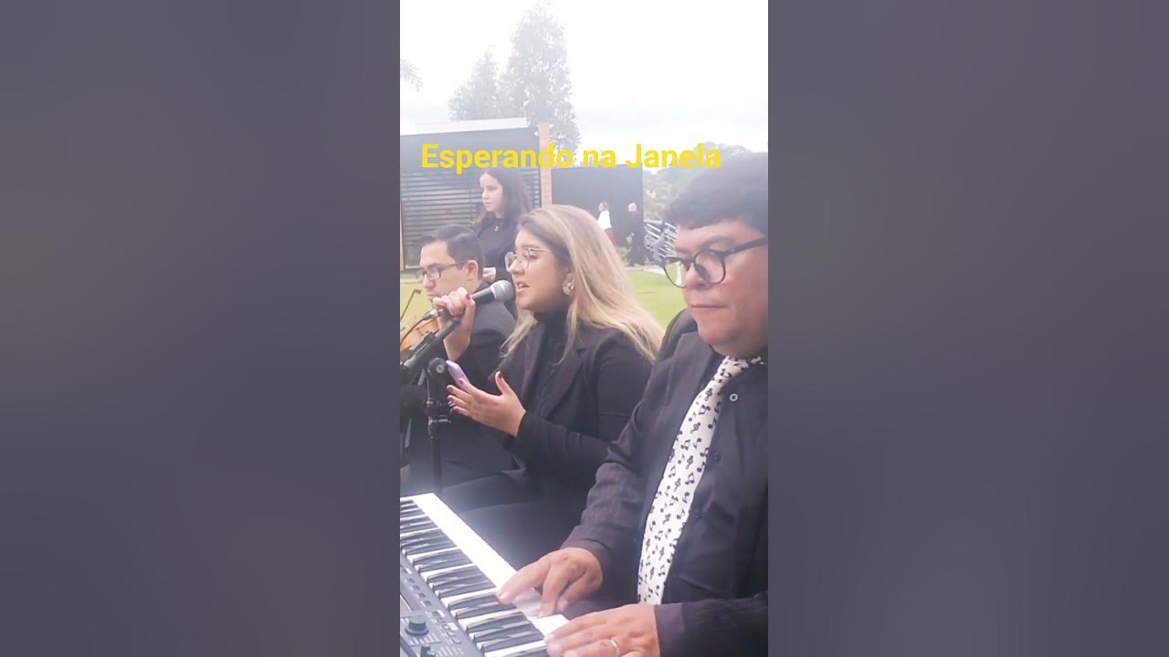 Esperando na Janela (Cogumelo Plutão)