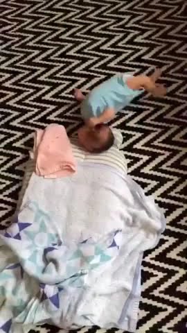 BuBuChan spinning out of control 「1ヶ月のブブちゃんの反時計回り」