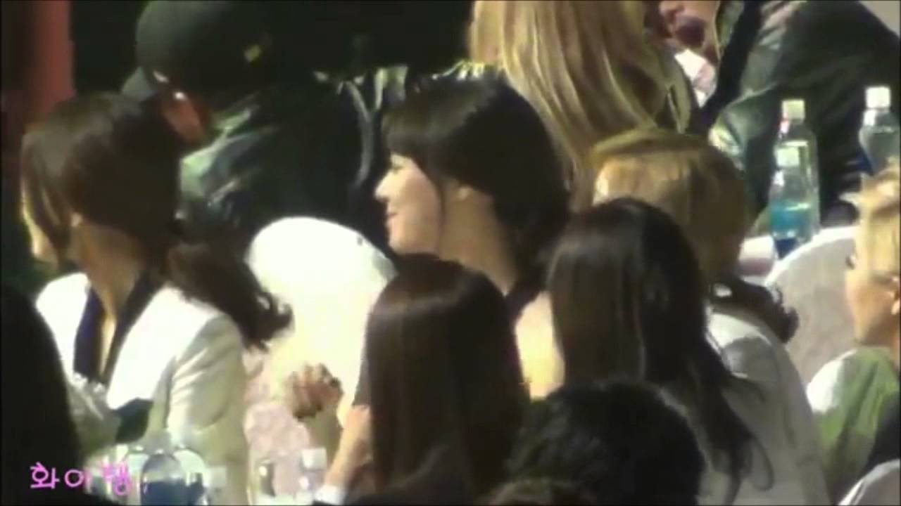 SNSD 소녀시대 & Apink 에이핑크 Fangirling!