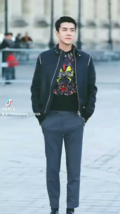 EXO#Sehynee#short#suho#sehune#chanyeol#chen#kai#xiumin#beakhyune#lay#d.o#weareone_exo#lovely❣