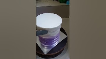 Thumbnail of cara membuat gelombang pada butter cream #birthdaycakes #cake #cakedecorating #cakeultah