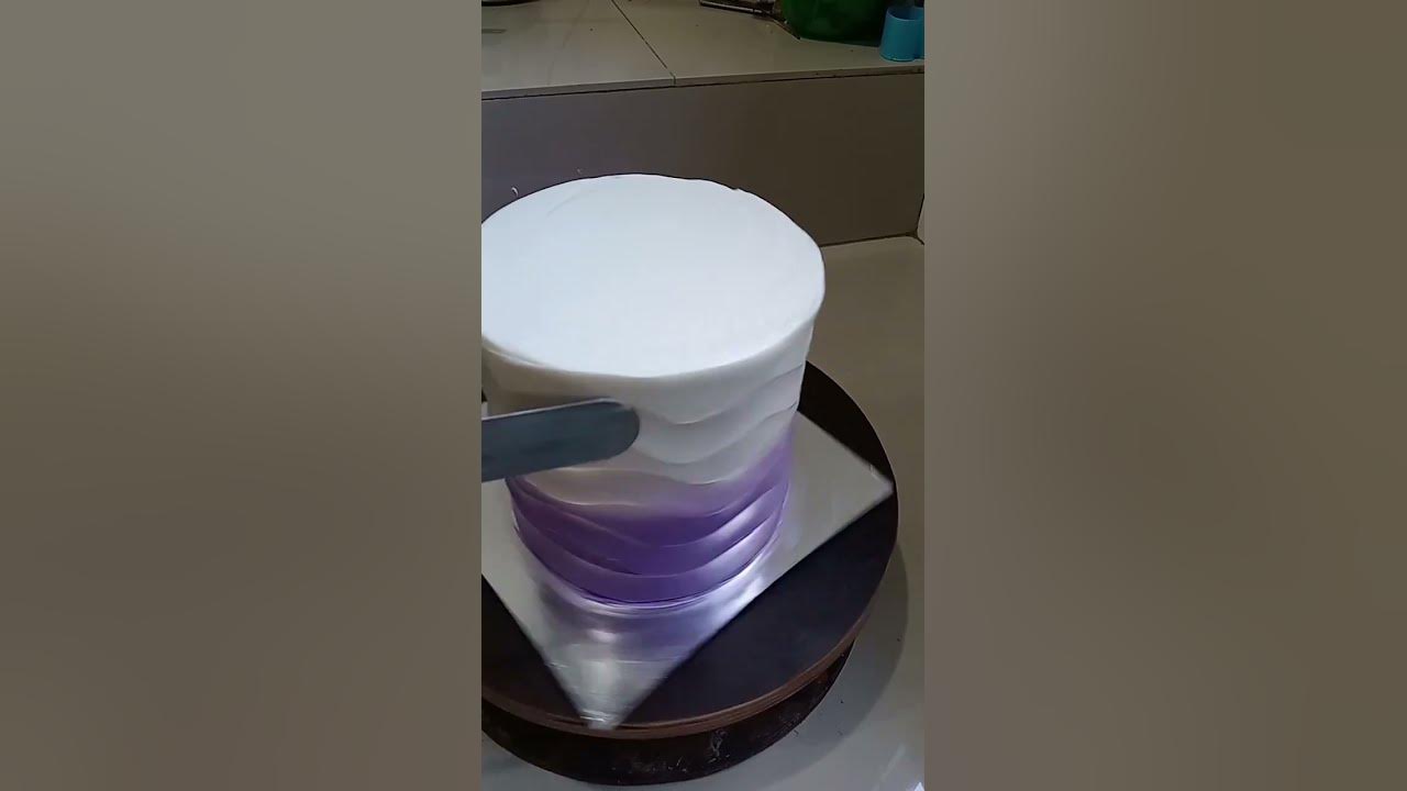 cara membuat gelombang pada butter cream #birthdaycakes #cake #cakedecorating #cakeultah cara membuat gelombang pada butter cream #birthdaycakes #cake #cakedecorating #cakeultah