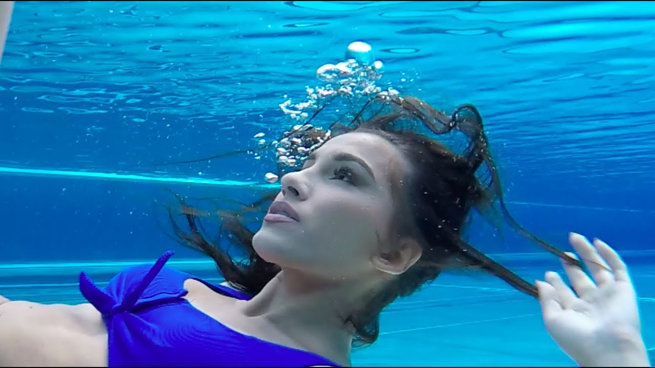Under Water Love Short Vid Sensual Bikini Model Diving Youtube