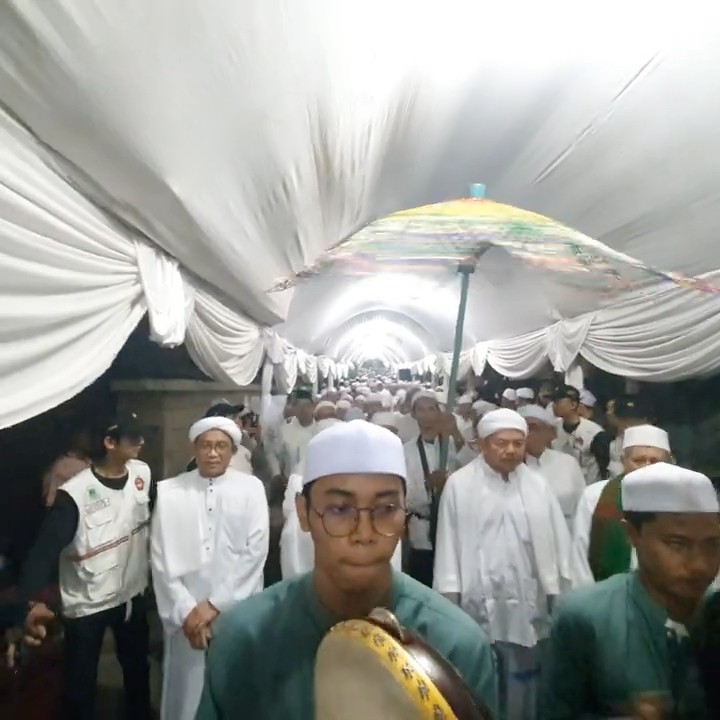 ARAK ARAKAN MAULID DI PONPES DARUL ISLAH JAKARTA SELATAN