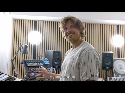 Inside Møme’s Studio: An Analog Jam & Conversation