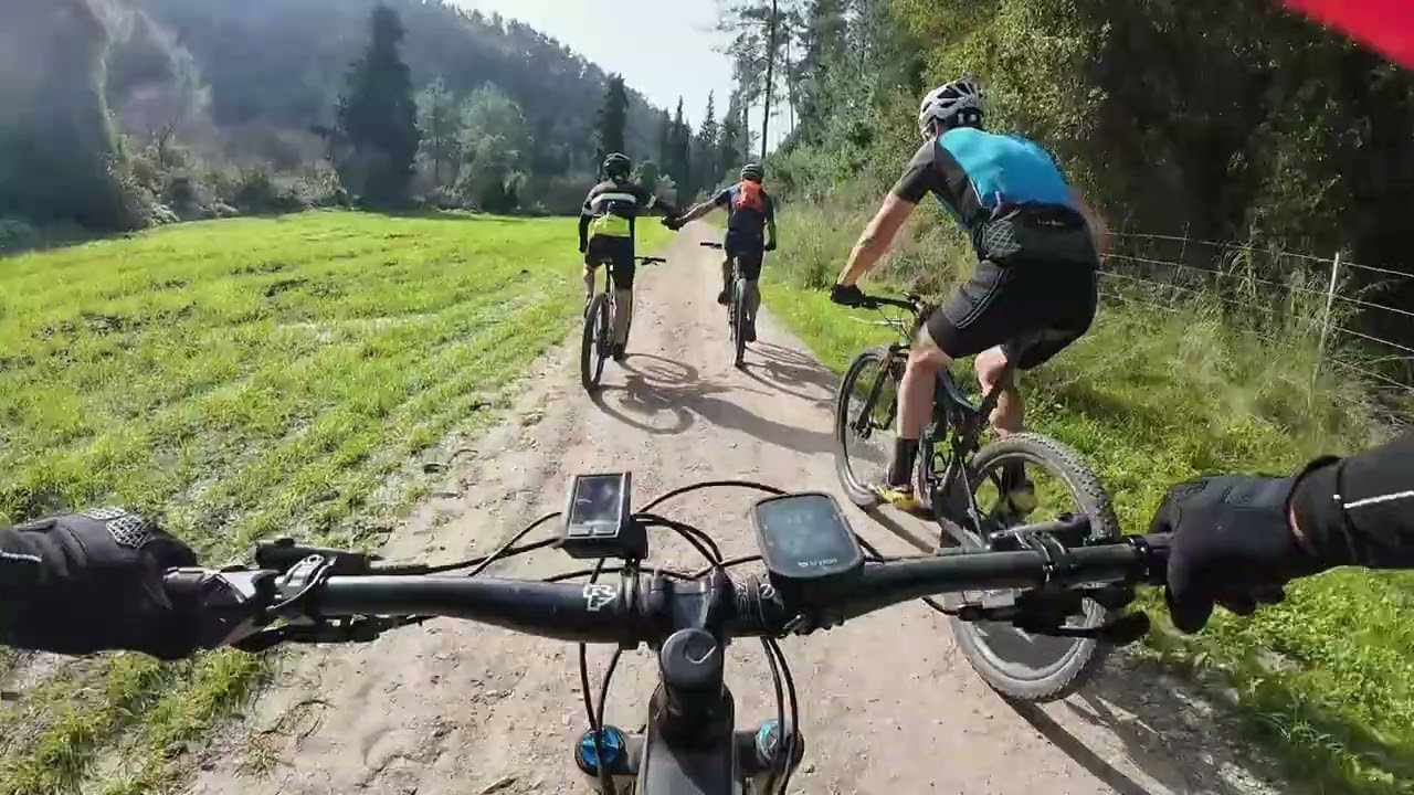 עין השופט עם הטייסים..אני על חשמלוק