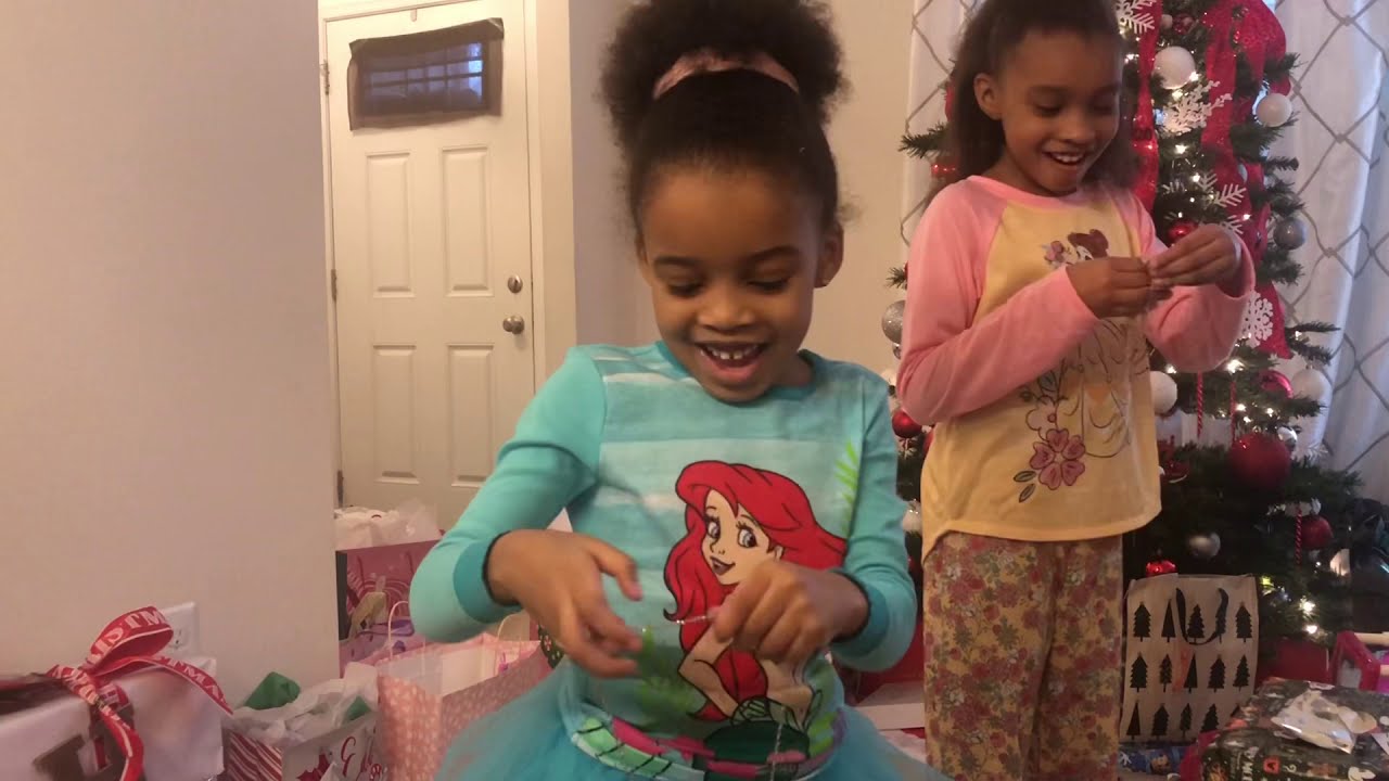 Christmas morning 2020 || Opening gifts - YouTube