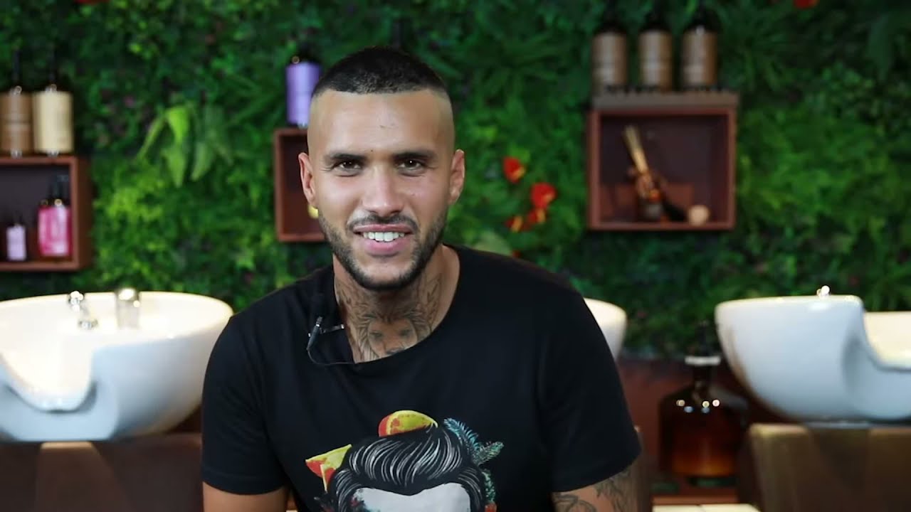 Bo Coiffeur Joao Rocha Developpe Son Salon De Coiffure Avec Flexy Youtube