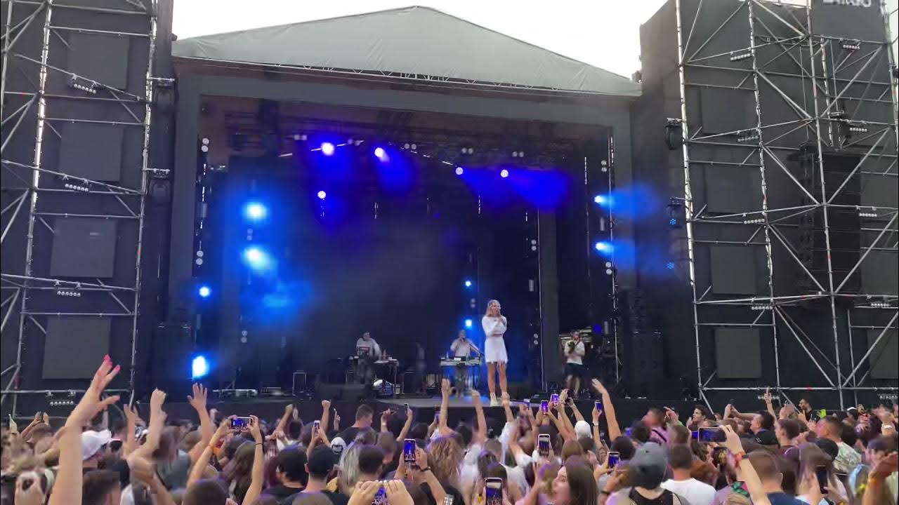 Плачу на техно speed. MRPL City Festival 2021. Плачу на Техно оригинал. Cream Soda плачу на Техно. Плачу на Техно клип.