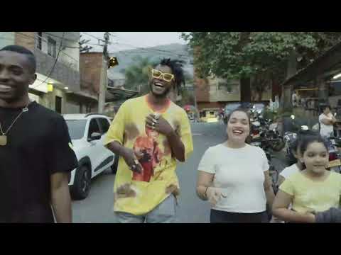 El #FLOW se vive en la calle porque el barrio es otra cosa y sabe mejor con @ColombianaLaNuestra!