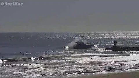 Video shows large wave crashing on whale-watching ...