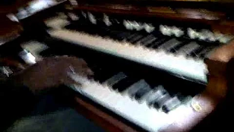 Robert Cranford on the B-3 Hammond @ Anderson Memo...