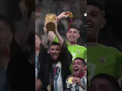 اعظم لقطة في تاريخ ميسي الشيخ تميم بن حمد يسلم كأس العالم للشيخ ميسي