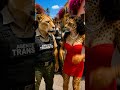 Millonaria le cørτα cabello a policía y no creerás lo que pasó